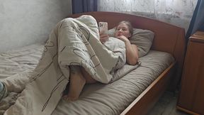 Woke up and Decided to Masturbate to Porn. Sweet Cumshot!