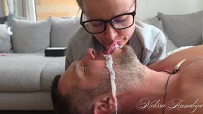Hot stepmom sharing CUM with stepson&#039;s own load. CUMSWAP PERV FAMILY